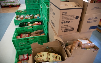 El dispositiu de repartició d'aliments de Creu Roja a Fira Sabadell | Roger Benet